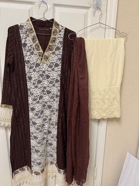 Pakistani  Brown Lace-Front Traditional Tunic with Cream Embellished Scarf Set